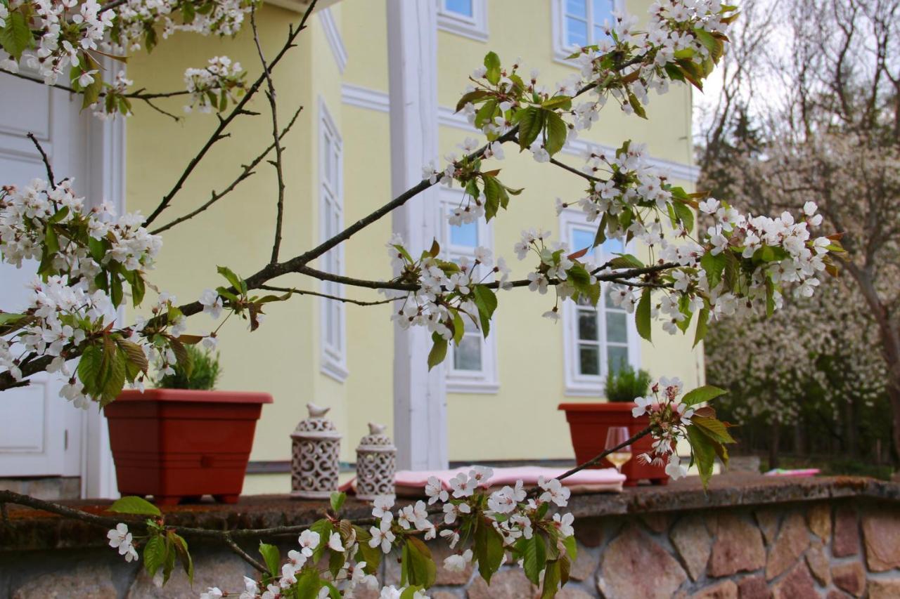Lovecký zámeček pod Milešovkou Teplice Esterno foto
