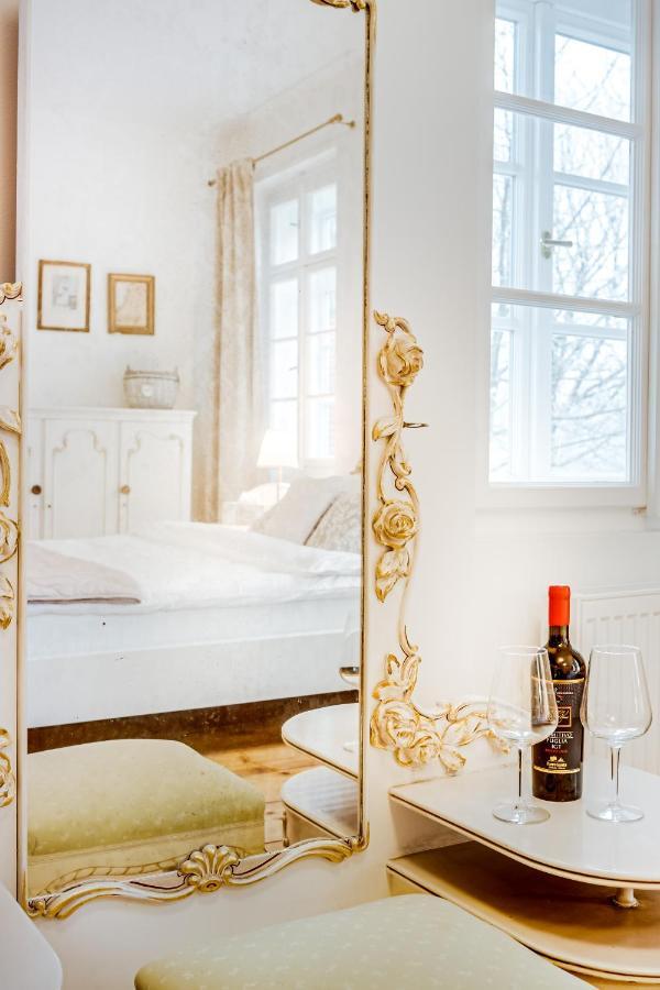 Lovecký zámeček pod Milešovkou Teplice Esterno foto