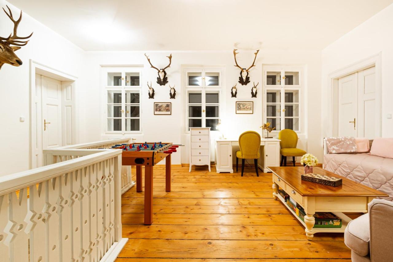 Lovecký zámeček pod Milešovkou Teplice Esterno foto
